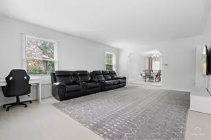 887 N Dovington Ct, Hoffman Estates, IL 60169 - Photo 5