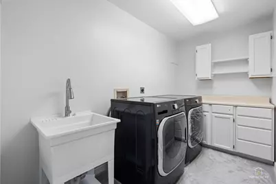 887 N Dovington Court, Hoffman Estates, IL 60169 - Photo 25