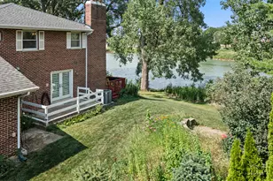 887 N Dovington Ct, Hoffman Estates, IL 60169 - Photo 35