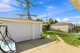3432 Lonnquist Dr, Franklin Park, IL 60131 - Photo 15