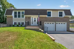 4 Devon Ct, Bolingbrook, IL 60440 - Photo 1
