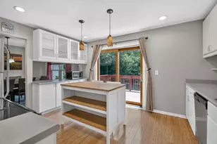 4 Devon Ct, Bolingbrook, IL 60440 - Photo 5