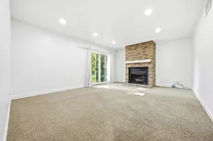 8016 Geneva St, Woodridge, IL 60517 - Photo 17