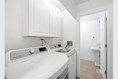 8016 Geneva Street, Woodridge, IL 60517 - Photo 19