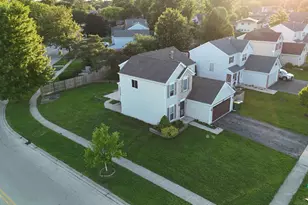 1011 Greenleaf Dr, Joliet, IL 60436 - Photo 3