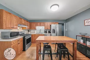 4402 Sycamore Ln, Rolling Meadows, IL 60008 - Photo 9