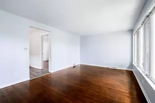 11233 S Whipple St, Chicago, IL 60655 - Photo 9