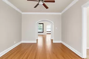 1528 E 74th Pl, Chicago, IL 60619 - Photo 9