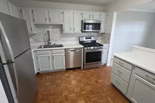 311 Glasgow Ln, Schaumburg, IL 60194 - Photo 11