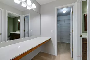 311 Glasgow Ln, Schaumburg, IL 60194 - Photo 21