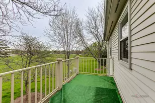311 Glasgow Ln, Schaumburg, IL 60194 - Photo 25