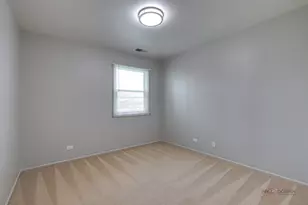 311 Glasgow Ln, Schaumburg, IL 60194 - Photo 15