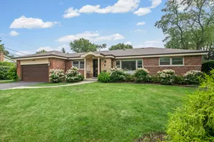 1120 Manor Dr, Wilmette, IL 60091 - Photo 1
