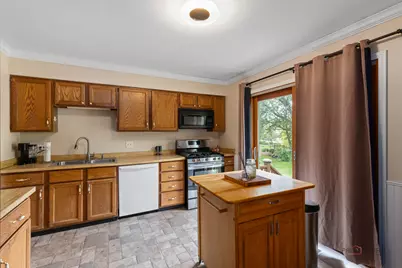 32 Asbury Lane, Cary, IL 60013 - Photo 5