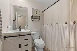 32 Asbury Ln, Cary, IL 60013 - Photo 7