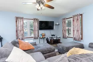 521 W Water St, Pontiac, IL 61764 - Photo 5