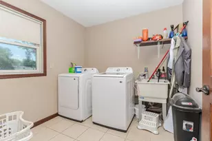 521 W Water St, Pontiac, IL 61764 - Photo 27