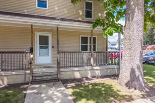 521 W Water St, Pontiac, IL 61764 - Photo 3