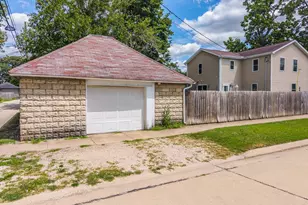 521 W Water St, Pontiac, IL 61764 - Photo 35