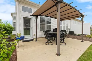 936 Bluebell Cir, Joliet, IL 60431 - Photo 25