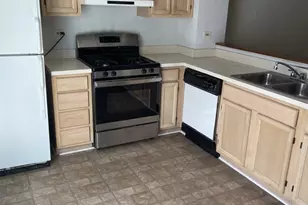 6260 Fremont Dr, Hanover Park, IL 60133 - Photo 7