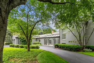 107 N Mayflower Rd, Lake Forest, IL 60045 - Photo 1