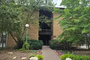 5544 E Lake Dr, Lisle, IL 60532 - Photo 1