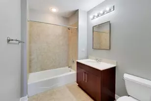 1211 S Prairie Ave, Chicago, IL 60605 - Photo 13