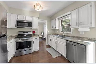 2323 Richmond Drive, Wheaton, IL 60189 - Photo 11