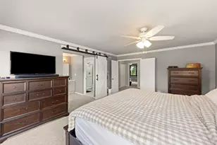 2323 Richmond Dr, Wheaton, IL 60189 - Photo 17