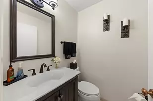 2323 Richmond Dr, Wheaton, IL 60189 - Photo 15
