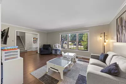 2323 Richmond Drive, Wheaton, IL 60189 - Photo 9