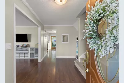 2323 Richmond Drive, Wheaton, IL 60189 - Photo 3