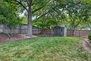 224 Fleetwood Dr, Bloomington, IL 61701 - Photo 39