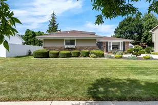 17W544 Sutton Pl, Darien, IL 60561 - Photo 35