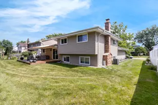 17W544 Sutton Pl, Darien, IL 60561 - Photo 29