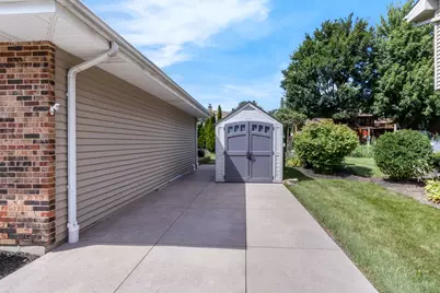 17W544 Sutton Place, Darien, IL 60561 - Photo 27