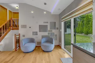 17W544 Sutton Pl, Darien, IL 60561 - Photo 13