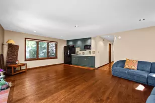 4529 W Columbia Ave, Lincolnwood, IL 60712 - Photo 29