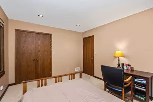4529 W Columbia Ave, Lincolnwood, IL 60712 - Photo 23