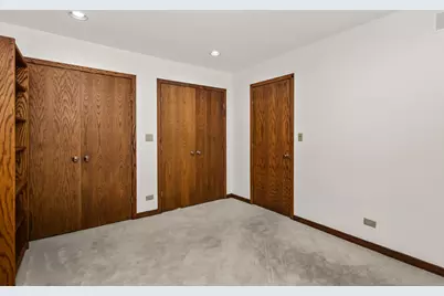 4529 W Columbia Avenue, Lincolnwood, IL 60712 - Photo 35