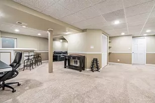 4030 N Parkside Dr, Hoffman Estates, IL 60192 - Photo 29