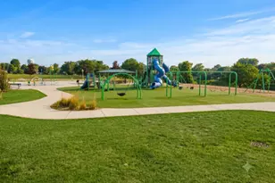 4030 N Parkside Dr, Hoffman Estates, IL 60192 - Photo 45