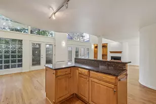 1133 W Cornelia Ave, Chicago, IL 60657 - Photo 9