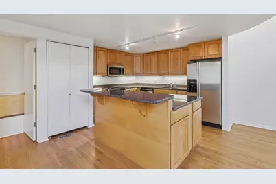 1133 W Cornelia Avenue #B, Chicago, IL 60657 - Photo 7