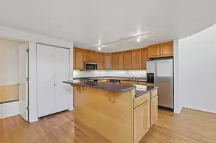 1133 W Cornelia Ave, Chicago, IL 60657 - Photo 7