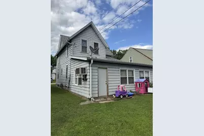 407 W 6th Street, Sterling, IL 61081 - Photo 3