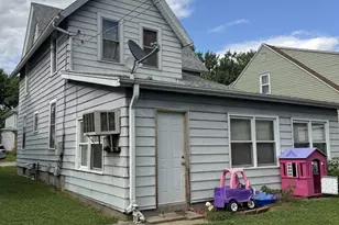 407 W 6th St, Sterling, IL 61081 - Photo 3