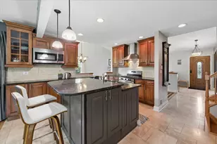 725 Buffalo Cir, Carol Stream, IL 60188 - Photo 9