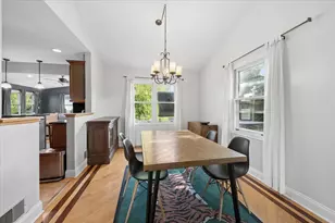 725 Buffalo Cir, Carol Stream, IL 60188 - Photo 5